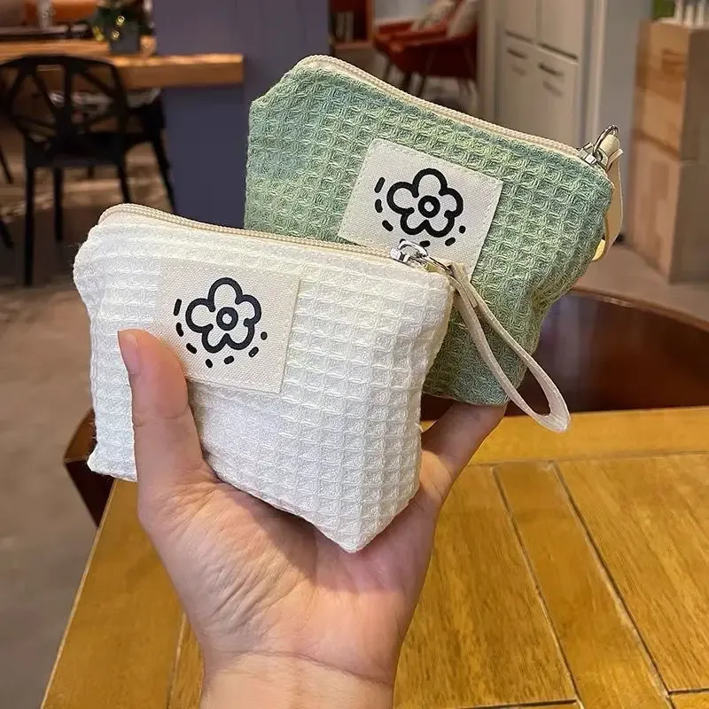Charming Waffle Texture Coin Purse with Wrist Strap – Compact Zipper Pouch for Everyday Essentials - Image 5