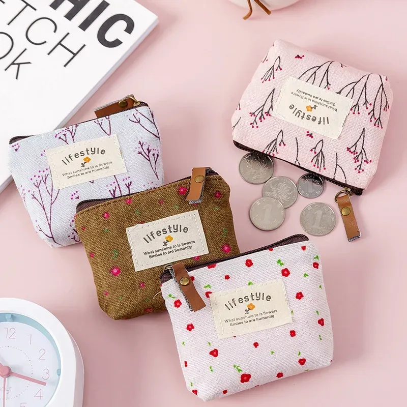 Floral Fabric Coin Purse Chic & Compact Style - Image 2