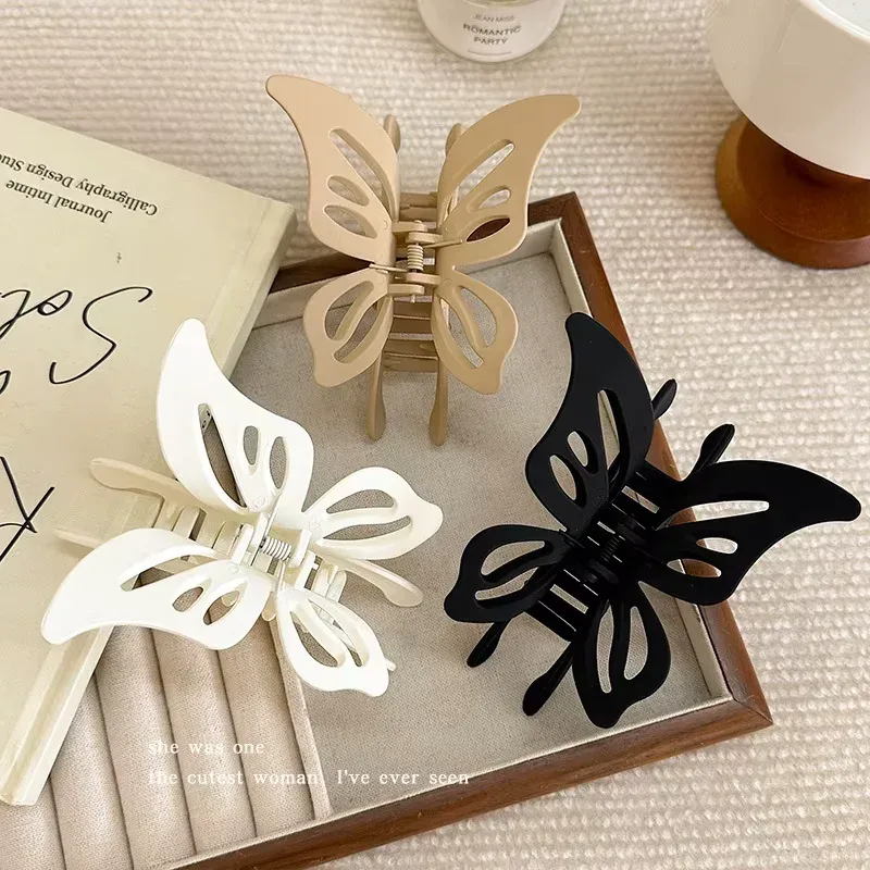 Elegant Matte Hollow Butterfly Hair Claw Clip for Thick Hair – Vintage Inspired Design - Image 3